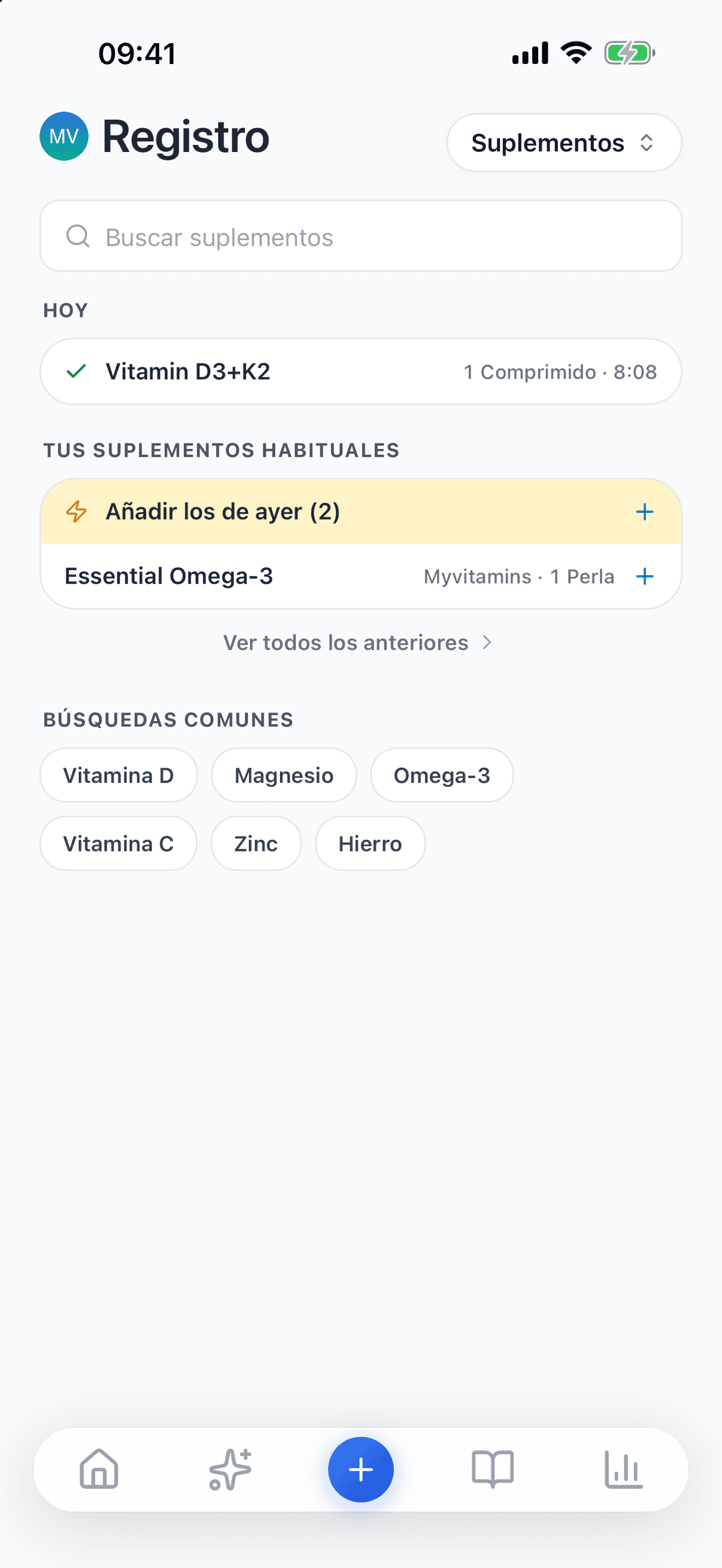 Pantalla de suplementos: un comprimido de vitamina D3+K2 registrado hoy, el botón «Añadir los de ayer», un omega-3 entre los suplementos habituales y las búsquedas comunes